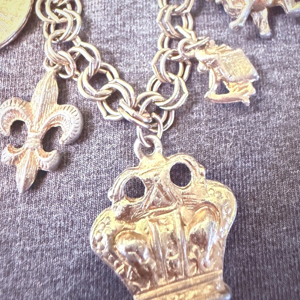 Charm Bracelet Gold Tone Rhinestone Vintage Heraldic Royal Style 7.5in